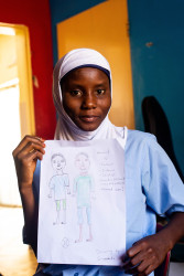 Nigeria 1 (648)_ girl with drawing.jpg