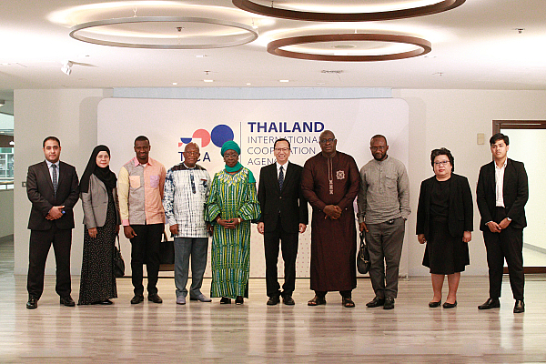 Director-General of Thailand International Cooperation Agency meets with Ambassador of the Republic of the Guinea to Thailand (with residence in Kuala Lumpur) and the Honorary Consul of the Republic of the Guinea