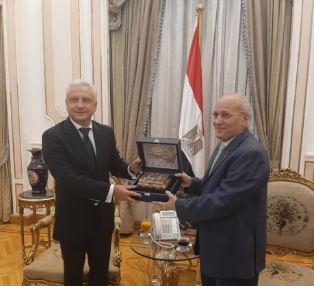 Ambassador of Belarus Sergei Rachkov meets Minister of State for Military Production of Egypt