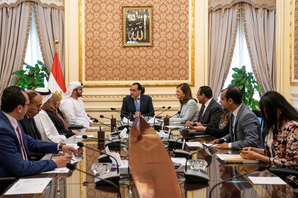 Egyptian premier hails UAE's contribution to enhancing government performance