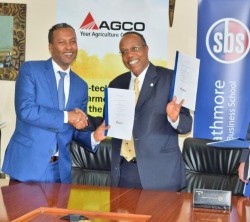 Photo AGCO AAQ Strathmore MOU Signing 2.jpg