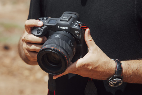 Canon’s latest EOS R System firmware update unlocks breathtaking resolution