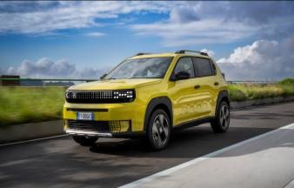 With Important Product-Led Transition Year Underway, Stellantis Delivers €5.6 Billion Net Profit, €8.5 Billion Adjusted operating income⁽¹⁾ (AOI⁽¹⁾) and 10% AOI Margin⁽²⁾ in the First Half of 2024