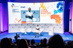 EAF19_Siyanda Mohutsiwa_BoaOnda.jpg