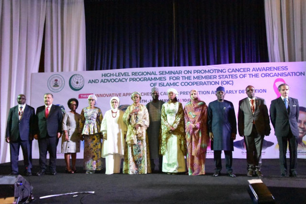 <div>La Sénatrice Oluremi Tinubu, Première Dame du Nigéria, dirige une campagne contre le cancer en collaboration avec d'autres Premières Dames africaines dans les États membres de Organisation de Coopération Islamique (OCI) en Afrique</div>