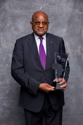 Ousmane Ndiaye, Former Permanent Secretary at COS-PETROGAZ Honoured with Lifetime Achievement Award at African Energy Week (AEW) 2022