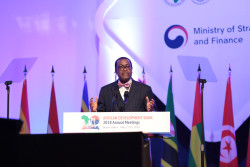 (3) Korea ready to share its technological and industrial revolution experience with Africa, says Pr