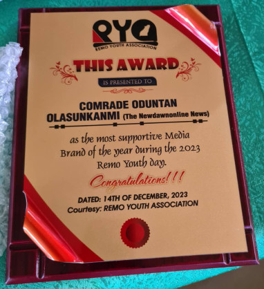 The New Dawn Online News- TNDOnline News Publisher, Olasunkanmi Oduntan, Wins ‘Most Supportive Media Brand of the Year’ Award
