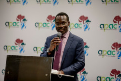 Luther Bois Anakur.jpeg