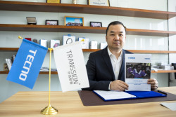 2. Stephen Ha, General Manager of TECNO, signed the partnership agreement.jpg