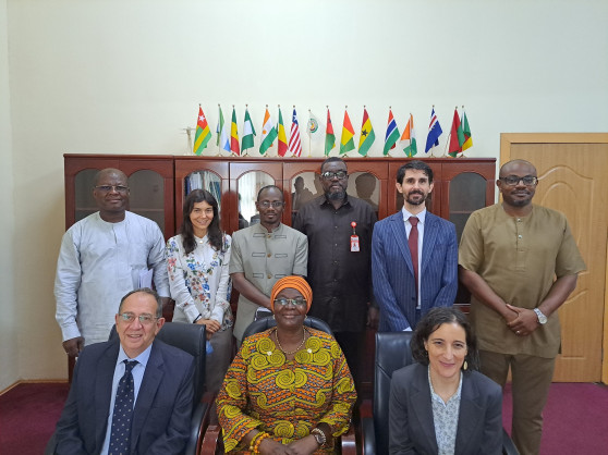 El embajador de España en Nigeria realizó una visita de cortesía al comisario de Asuntos Económicos y Agricultura
