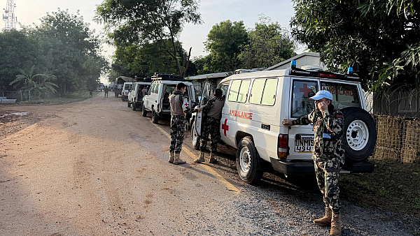 South Sudan: Battling washed-out roads over three days, United Nations Mission in South Sudan (UNMISS) peacekeepers reach displaced families in Liwolo