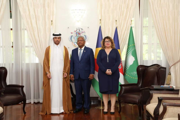 <div>President of Seychelles Receives Credentials of Qatar's Ambassador</div>