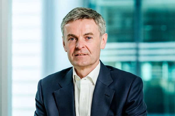 El CEO de Aventra, Paul McDade, lidera el diálogo sobre transición energética y adquisición de activos en AEW 2022