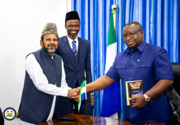 Sierra Leone’s President Julius Maada Bio Receives First Sierra Leonean Amir of Ahmadiyya Muslim Jama’at, Says the Country is Proud of his Blend of Leadership
