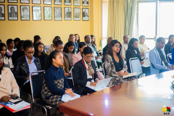 <div>Madagascar : Conférence sur Organisation pour l'Harmonisation en Afrique du Droit des Affaires (OHADA) et ses 30 ans de contribution à l' économie africaine</div>
