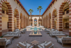 Exterior (23982237).jpg