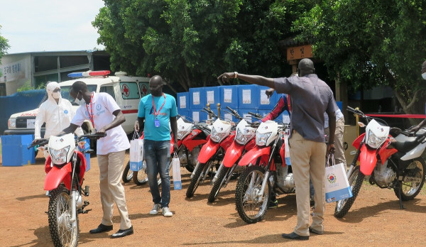 South Korean peacekeepers serving with UNMISS hand over essential items to communities in Bor