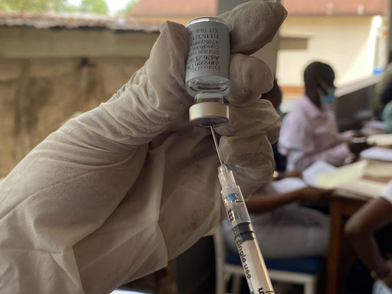 Vaccination boosts Sierra Leone's Ebola prevention